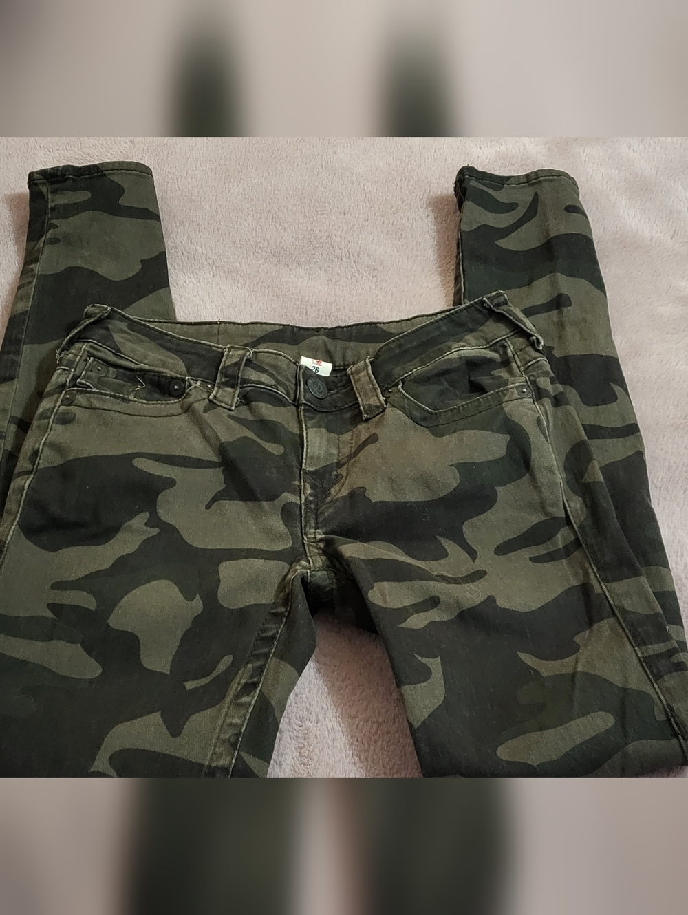True Religion Dark Camo Size 26 Super Skinny Jeggings